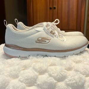 Skechers